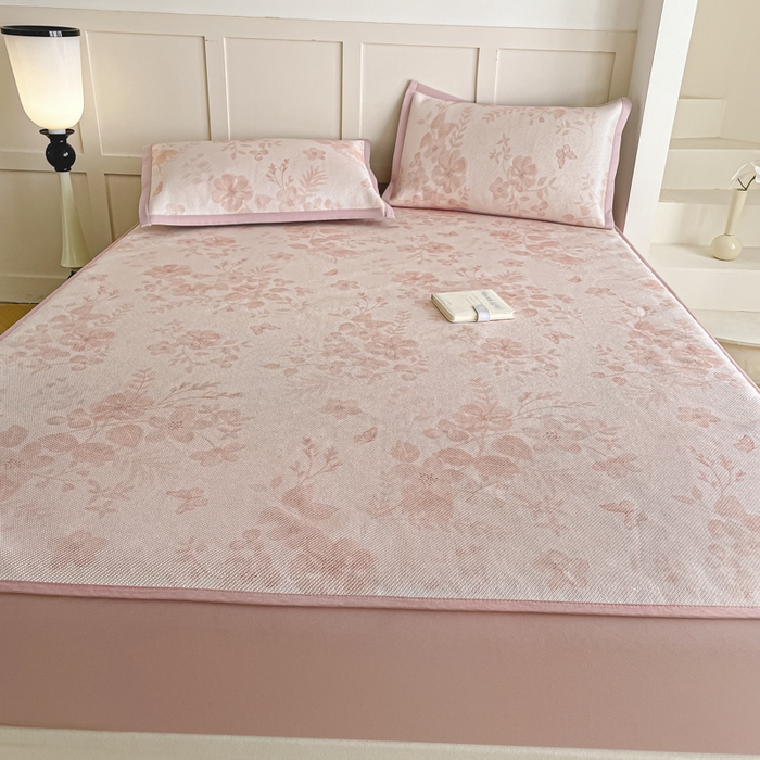 91家纺网 家纺一手货源 找家纺 柒月家居 2025新款小清新印花冰藤系列凉席席子-床笠款 花间-粉