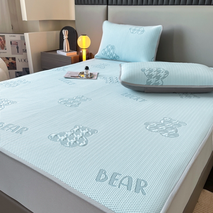 91家纺网 家纺一手货源 找家纺 子曰 2025春夏新款A类中分子430gPE聚乙烯乙纶凉豆豆凉席-床笠款 快乐熊-蓝