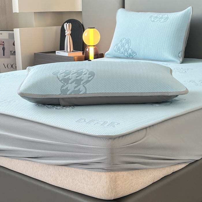 91家纺网 家纺一手货源 找家纺 子曰 2025春夏新款A类中分子430gPE聚乙烯乙纶凉豆豆凉席-床笠款 快乐熊-蓝