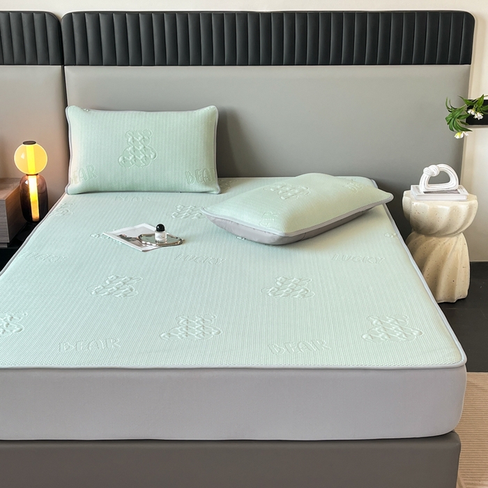 91家纺网 家纺一手货源 找家纺 子曰 2025春夏新款A类中分子430gPE聚乙烯乙纶凉豆豆凉席-床笠款 快乐熊-绿