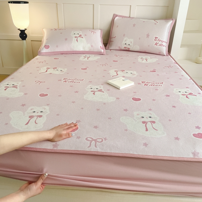 91家纺网 家纺一手货源 找家纺 柒月家居 2025新款小清新印花冰藤系列凉席席子-床笠款 猫猫日记