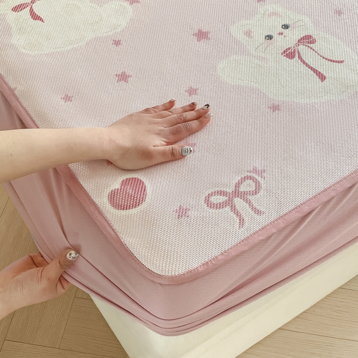 91家纺网 家纺一手货源 找家纺 柒月家居 2025新款小清新印花冰藤系列凉席席子-床笠款 猫猫日记