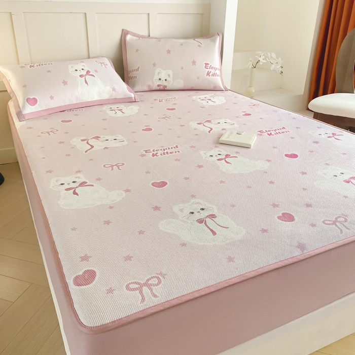 91家纺网 家纺一手货源 找家纺 柒月家居 2025新款小清新印花冰藤系列凉席席子-床笠款 猫猫日记