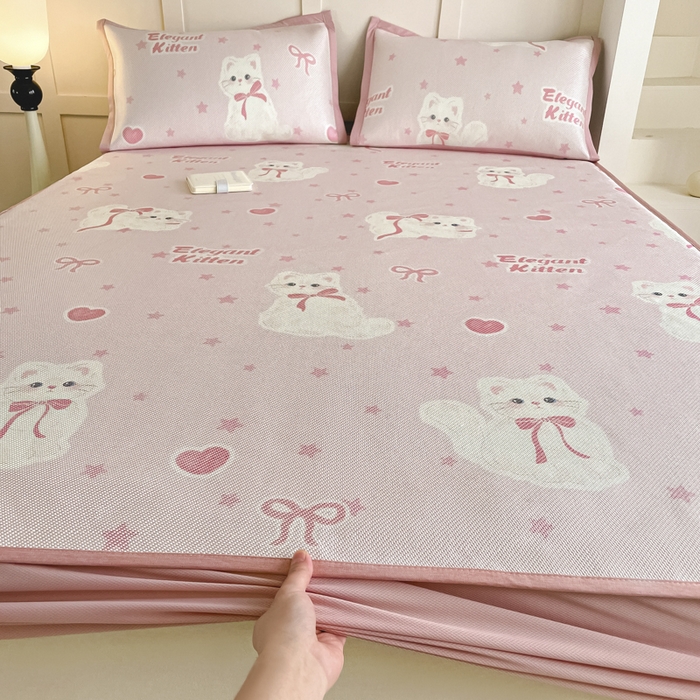 91家纺网 家纺一手货源 找家纺 柒月家居 2025新款小清新印花冰藤系列凉席席子-床笠款 猫猫日记