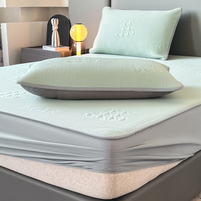 91家纺网 家纺一手货源 找家纺 子曰 2025春夏新款A类中分子430gPE聚乙烯乙纶凉豆豆凉席-床笠款 快乐熊-绿