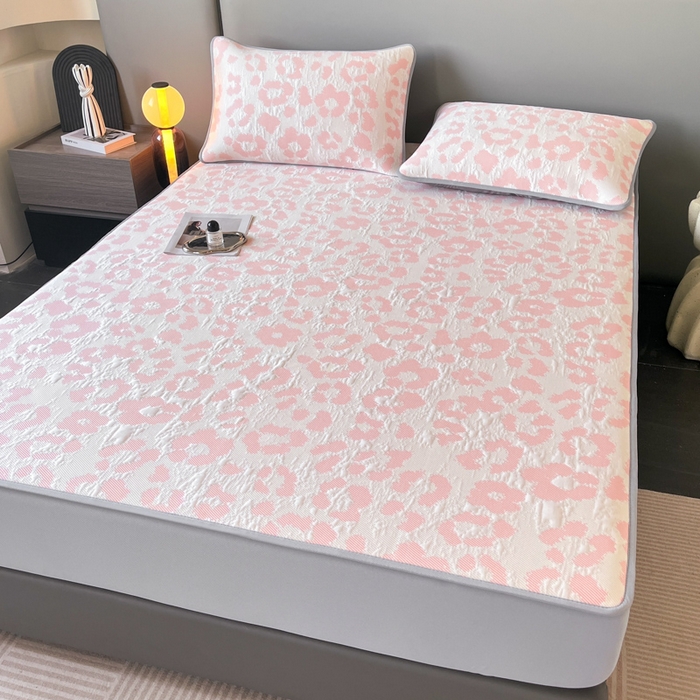 91家纺网 家纺一手货源 找家纺 子曰 2025春夏新款A类中分子430gPE聚乙烯乙纶凉豆豆凉席-床笠款 小豹纹-粉