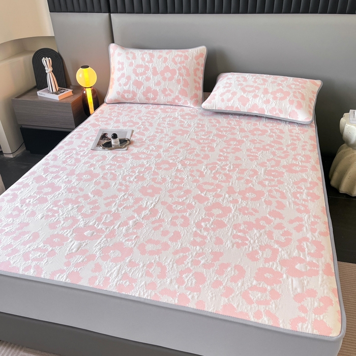 91家纺网 家纺一手货源 找家纺 子曰 2025春夏新款A类中分子430gPE聚乙烯乙纶凉豆豆凉席-床笠款 小豹纹-粉