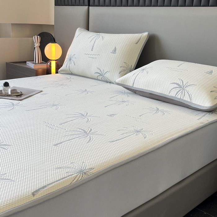 91家纺网 家纺一手货源 找家纺 子曰 2025春夏新款A类中分子430gPE聚乙烯乙纶凉豆豆凉席-床笠款 椰子树