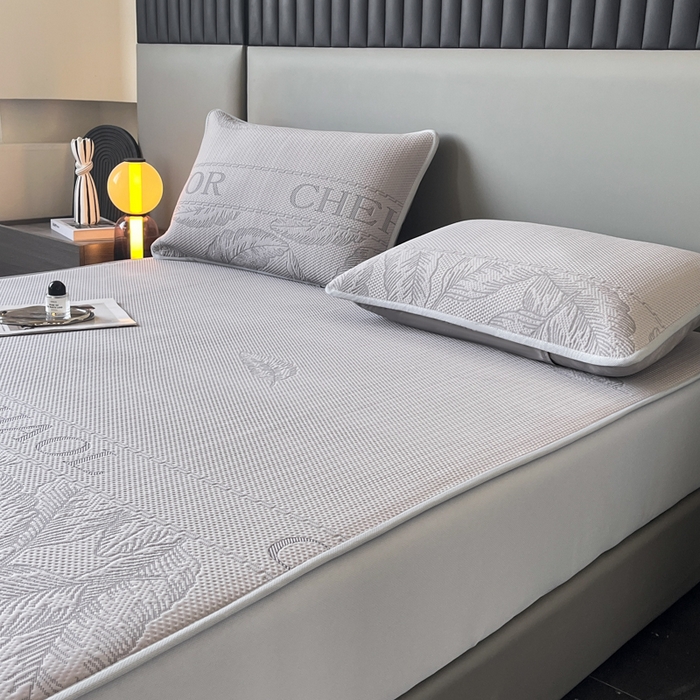 91家纺网 家纺一手货源 找家纺 子曰 2025春夏新款A类中分子430gPE聚乙烯乙纶凉豆豆凉席-床笠款 英伦-灰