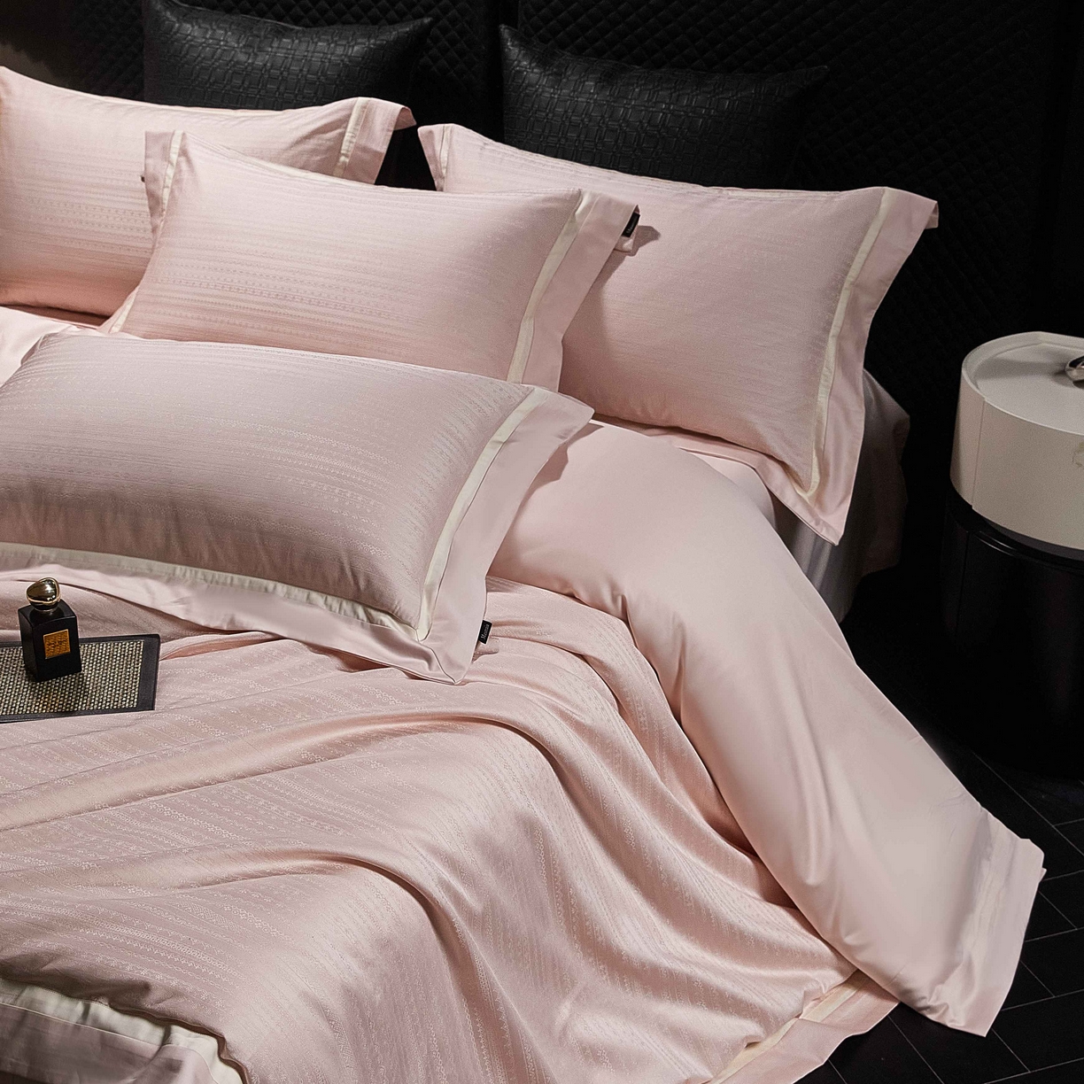 91家纺网 家纺一手货源 找家纺 安莱生活 2025年新品50银丝星晴提花系列四件套 若初