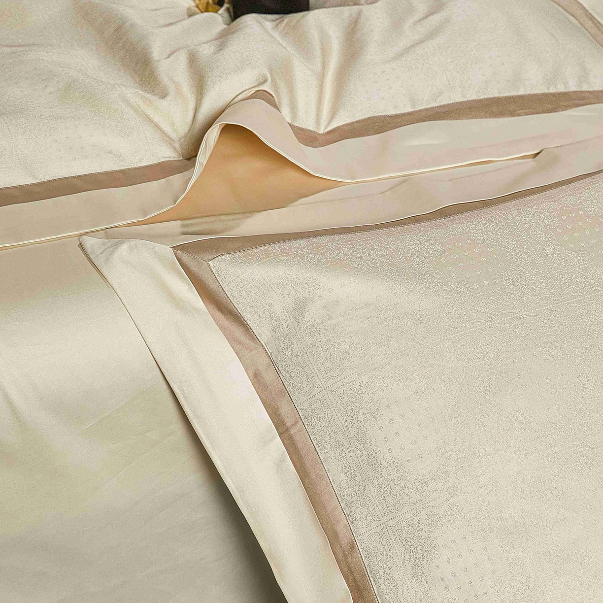 91家纺网 家纺一手货源 找家纺 安莱生活 2025年新品50银丝星晴提花系列四件套 梦莱