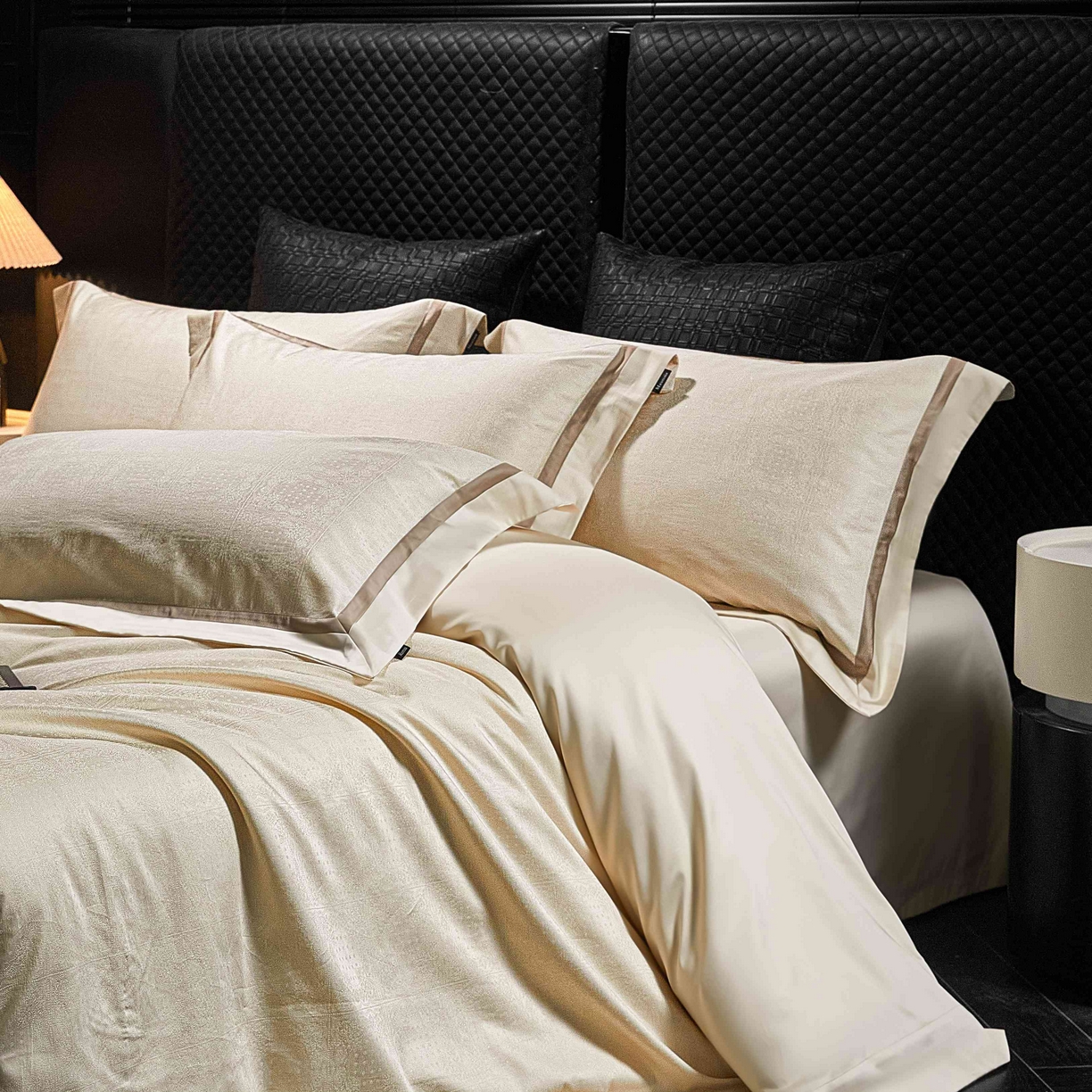 91家纺网 家纺一手货源 找家纺 安莱生活 2025年新品50银丝星晴提花系列四件套 梦莱