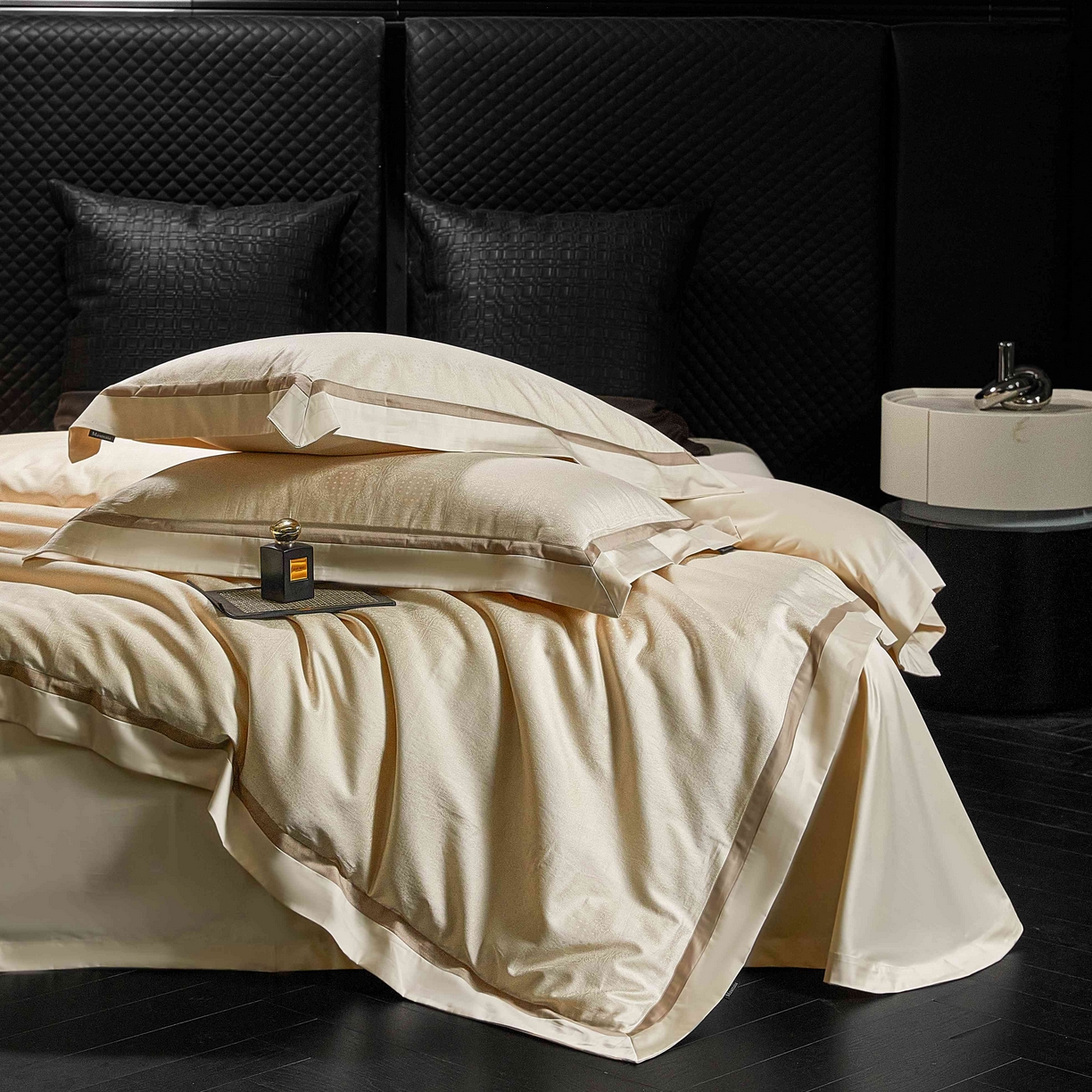 91家纺网 家纺一手货源 找家纺 安莱生活 2025年新品50银丝星晴提花系列四件套 梦莱