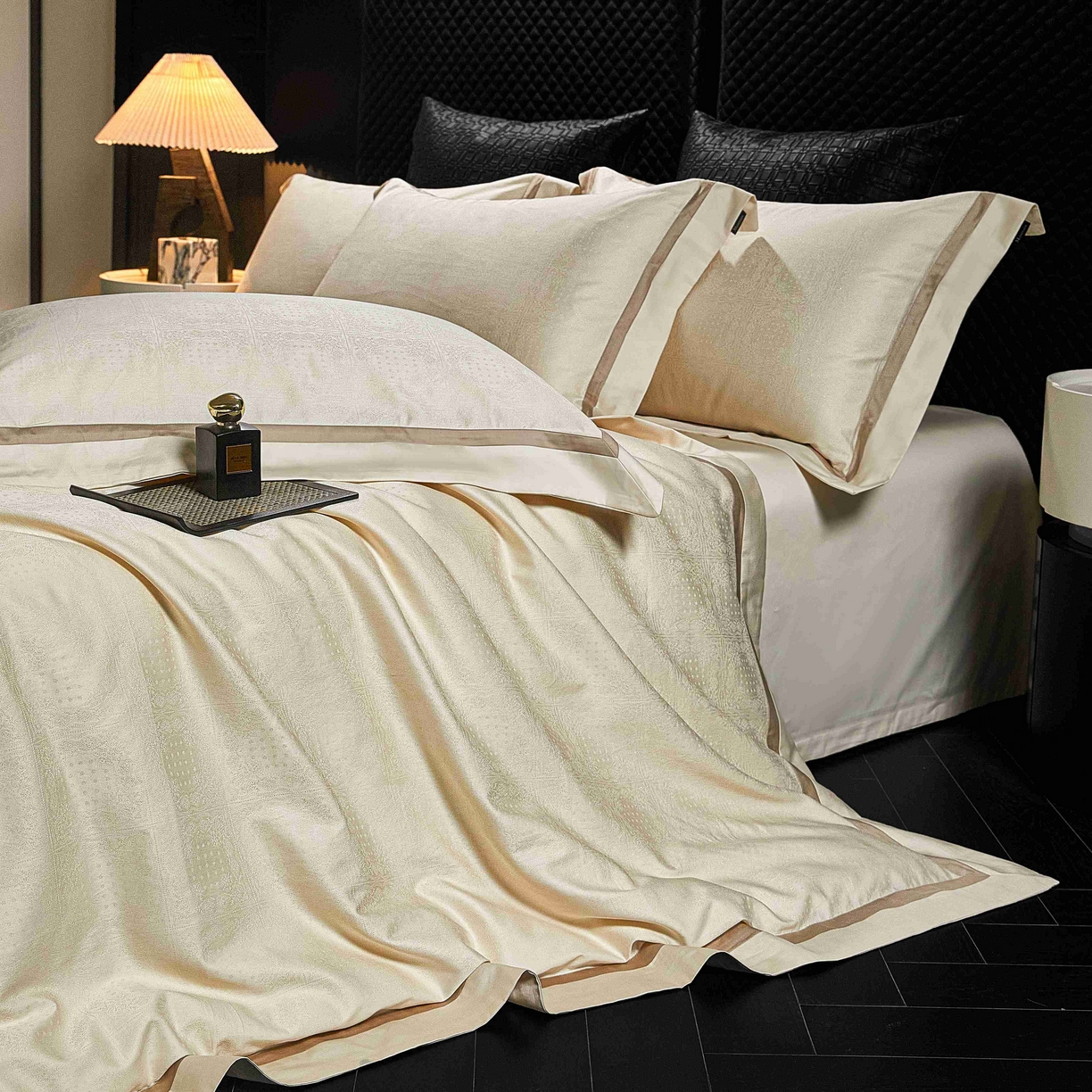 91家纺网 家纺一手货源 找家纺 安莱生活 2025年新品50银丝星晴提花系列四件套 梦莱