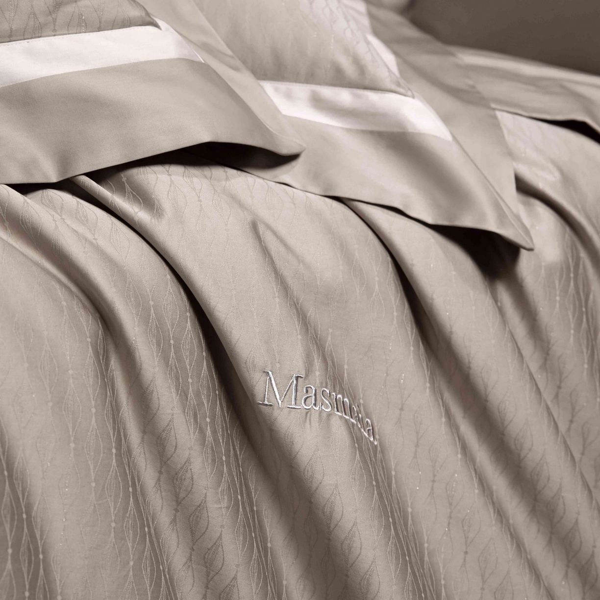 91家纺网 家纺一手货源 找家纺 安莱生活 2025年新品50银丝星晴提花系列四件套 光艺