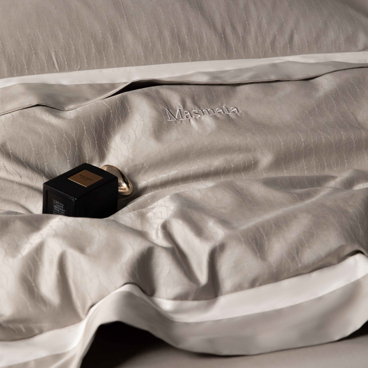 91家纺网 家纺一手货源 找家纺 安莱生活 2025年新品50银丝星晴提花系列四件套 光艺