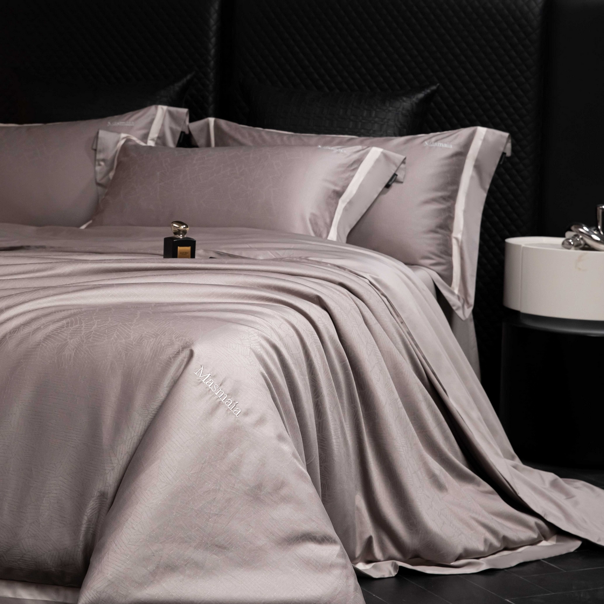 91家纺网 家纺一手货源 找家纺 安莱生活 2025年新品50银丝星晴提花系列四件套 一往情深