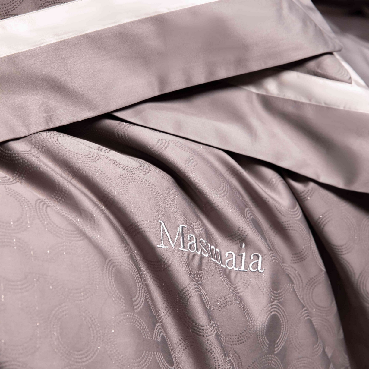 91家纺网 家纺一手货源 找家纺 安莱生活 2025年新品50银丝星晴提花系列四件套 麦图