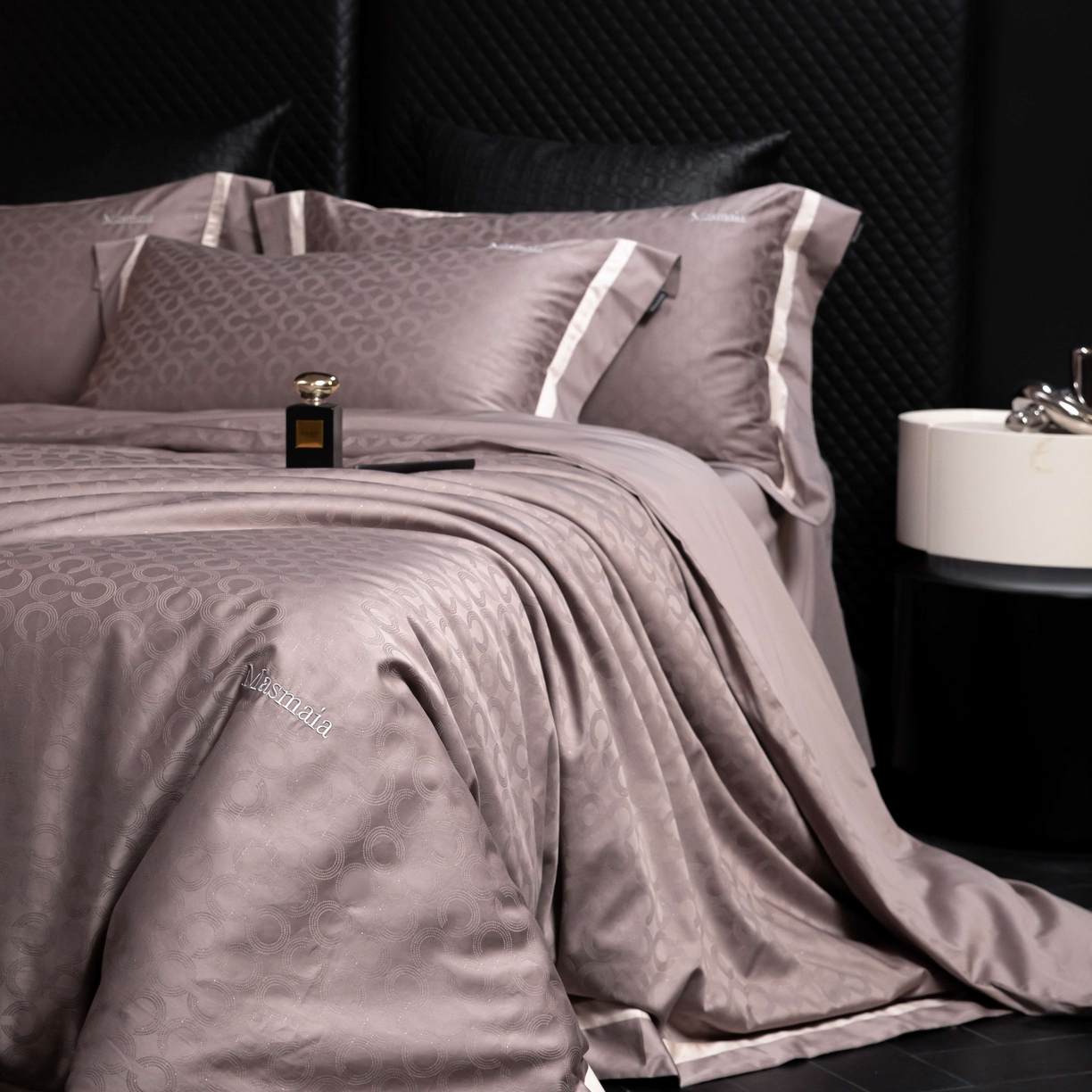 91家纺网 家纺一手货源 找家纺 安莱生活 2025年新品50银丝星晴提花系列四件套 麦图