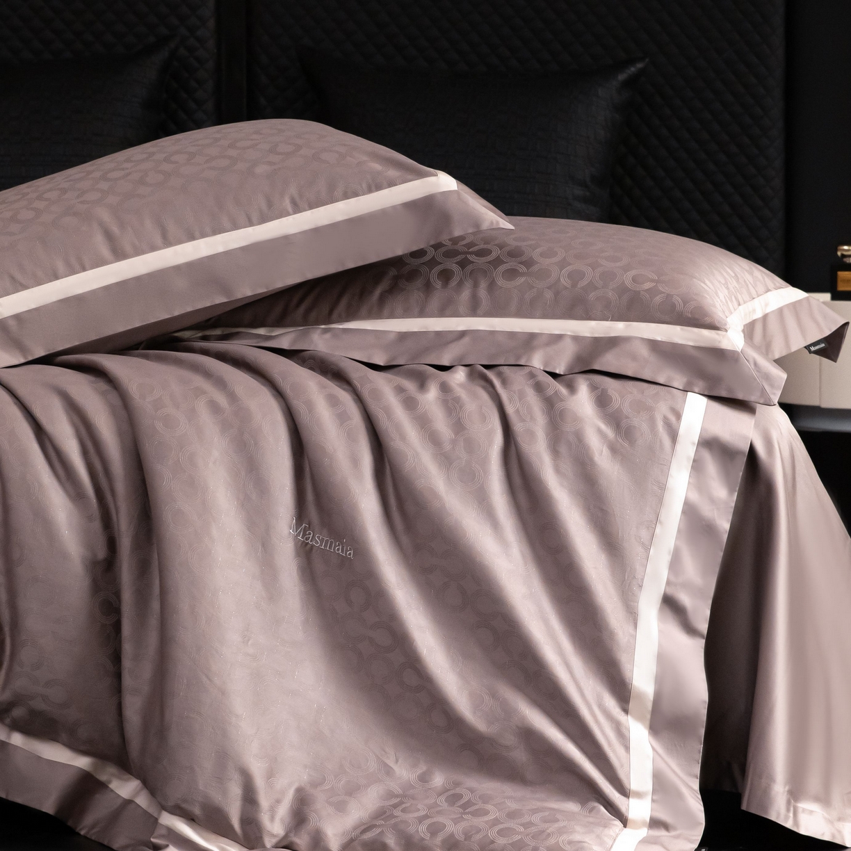 91家纺网 家纺一手货源 找家纺 安莱生活 2025年新品50银丝星晴提花系列四件套 麦图