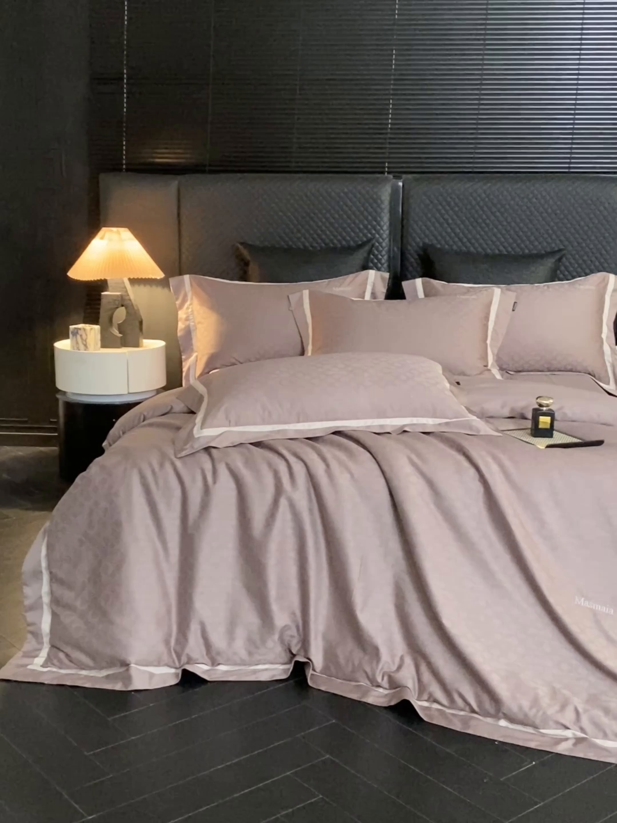 91家纺网 家纺一手货源 找家纺 安莱生活 2025年新品50银丝星晴提花系列四件套 麦图