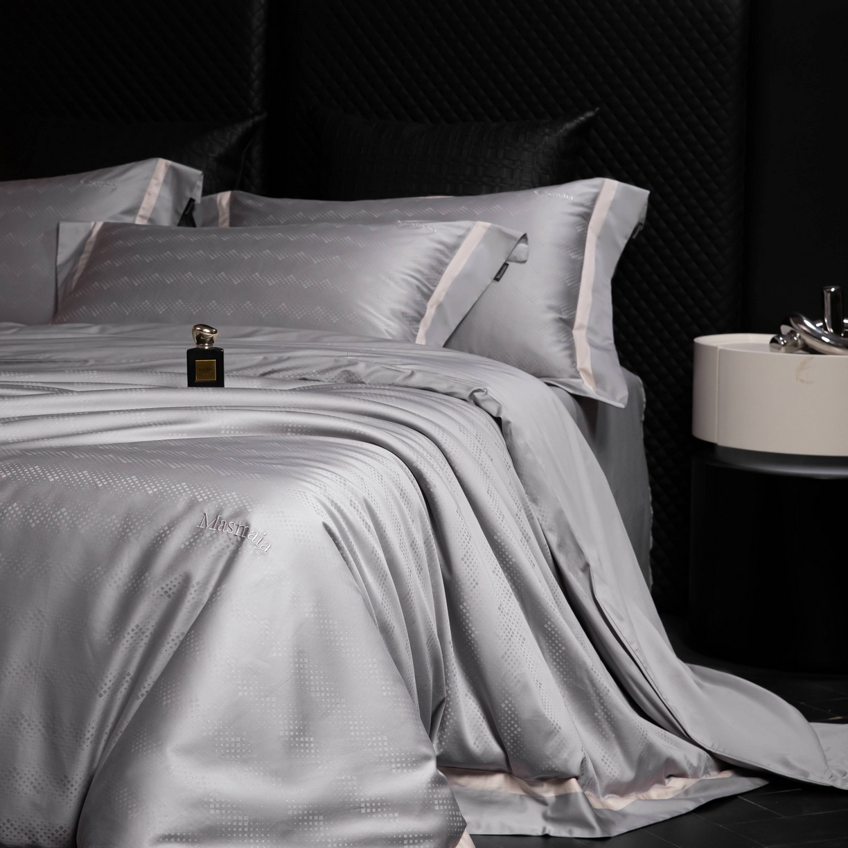 91家纺网 家纺一手货源 找家纺 安莱生活 2025年新品50银丝星晴提花系列四件套 爱格