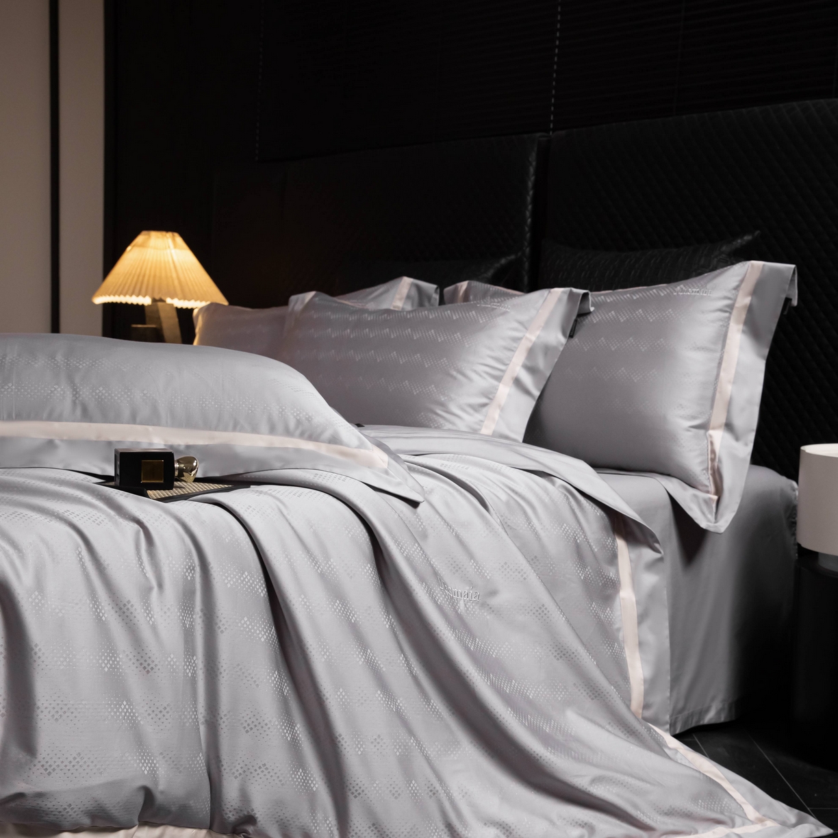 91家纺网 家纺一手货源 找家纺 安莱生活 2025年新品50银丝星晴提花系列四件套 爱格