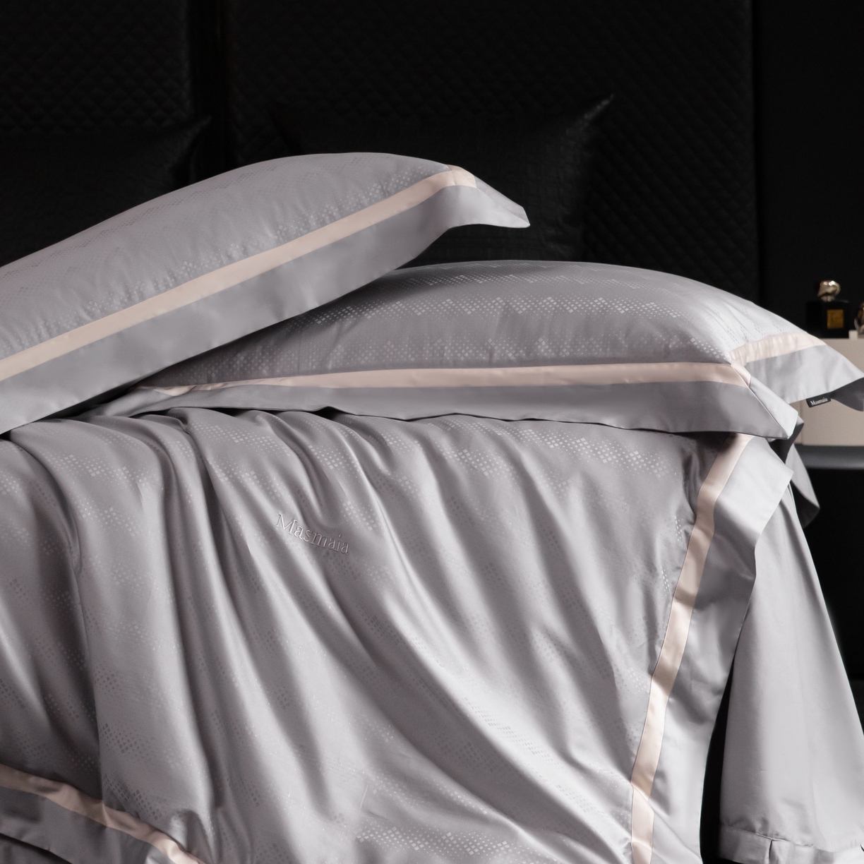 91家纺网 家纺一手货源 找家纺 安莱生活 2025年新品50银丝星晴提花系列四件套 爱格