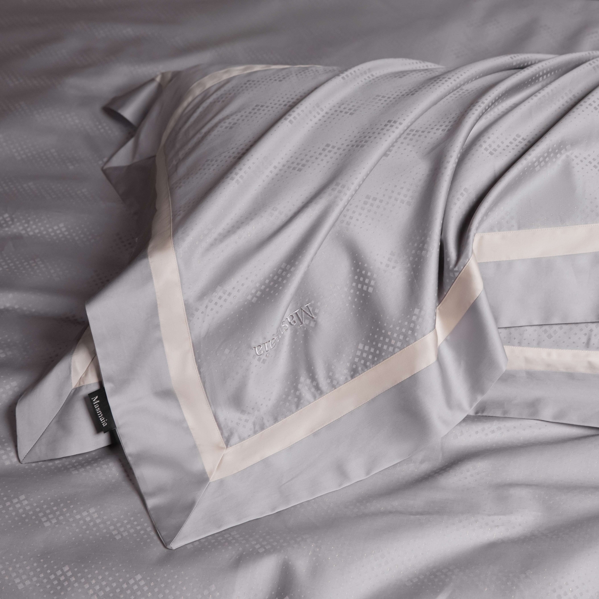 91家纺网 家纺一手货源 找家纺 安莱生活 2025年新品50银丝星晴提花系列四件套 爱格