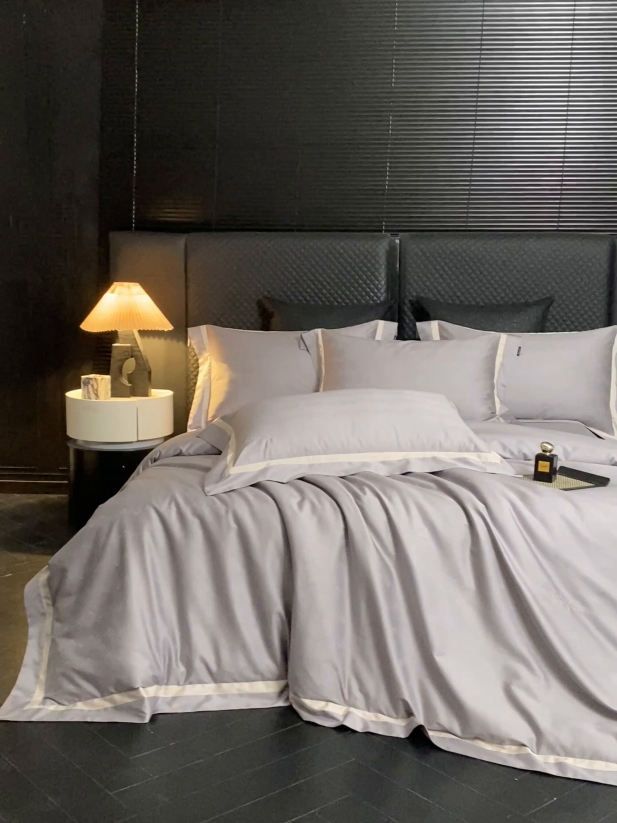 91家纺网 家纺一手货源 找家纺 安莱生活 2025年新品50银丝星晴提花系列四件套 爱格