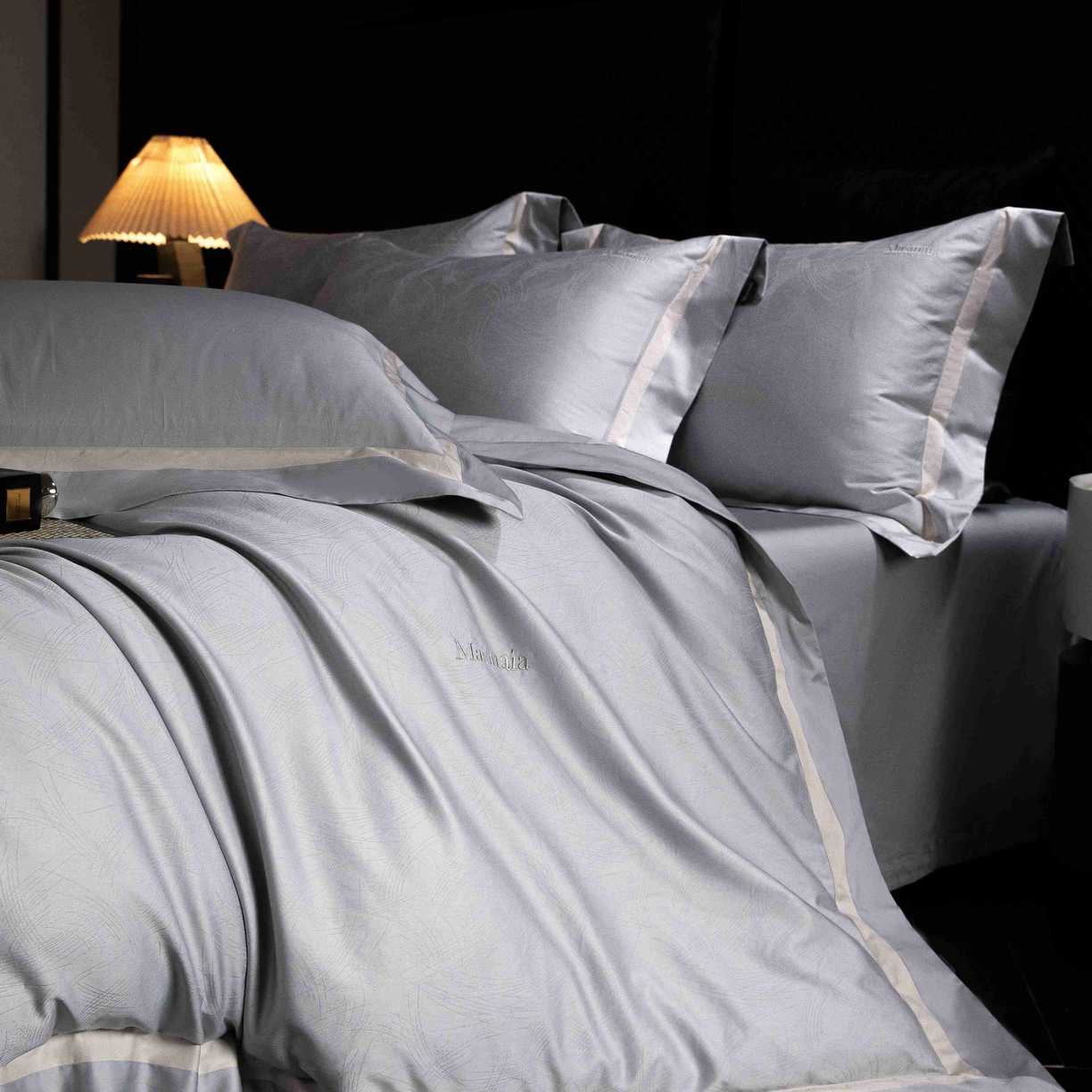 91家纺网 家纺一手货源 找家纺 安莱生活 2025年新品50银丝星晴提花系列四件套 以沫