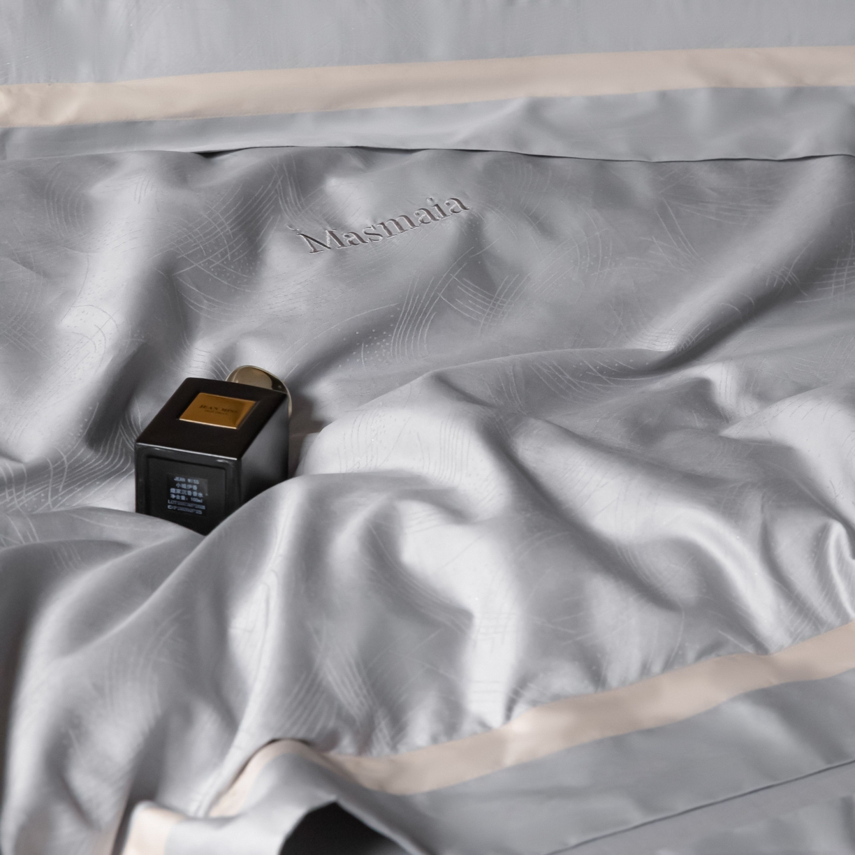 91家纺网 家纺一手货源 找家纺 安莱生活 2025年新品50银丝星晴提花系列四件套 以沫