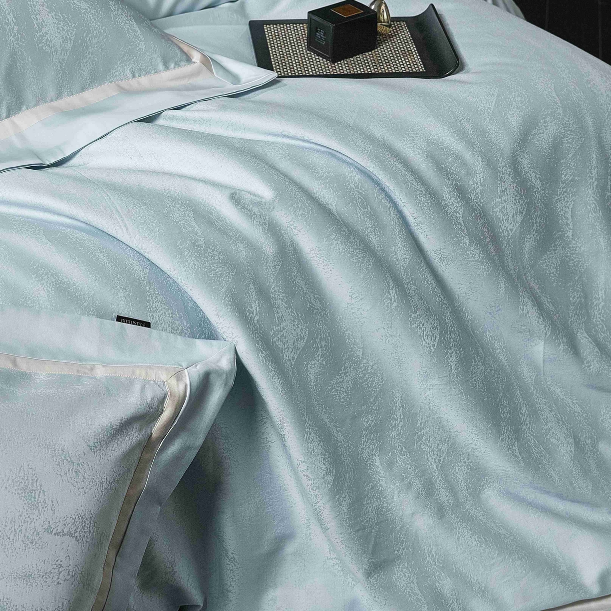 91家纺网 家纺一手货源 找家纺 安莱生活 2025年新品50银丝星晴提花系列四件套 艾吉尔