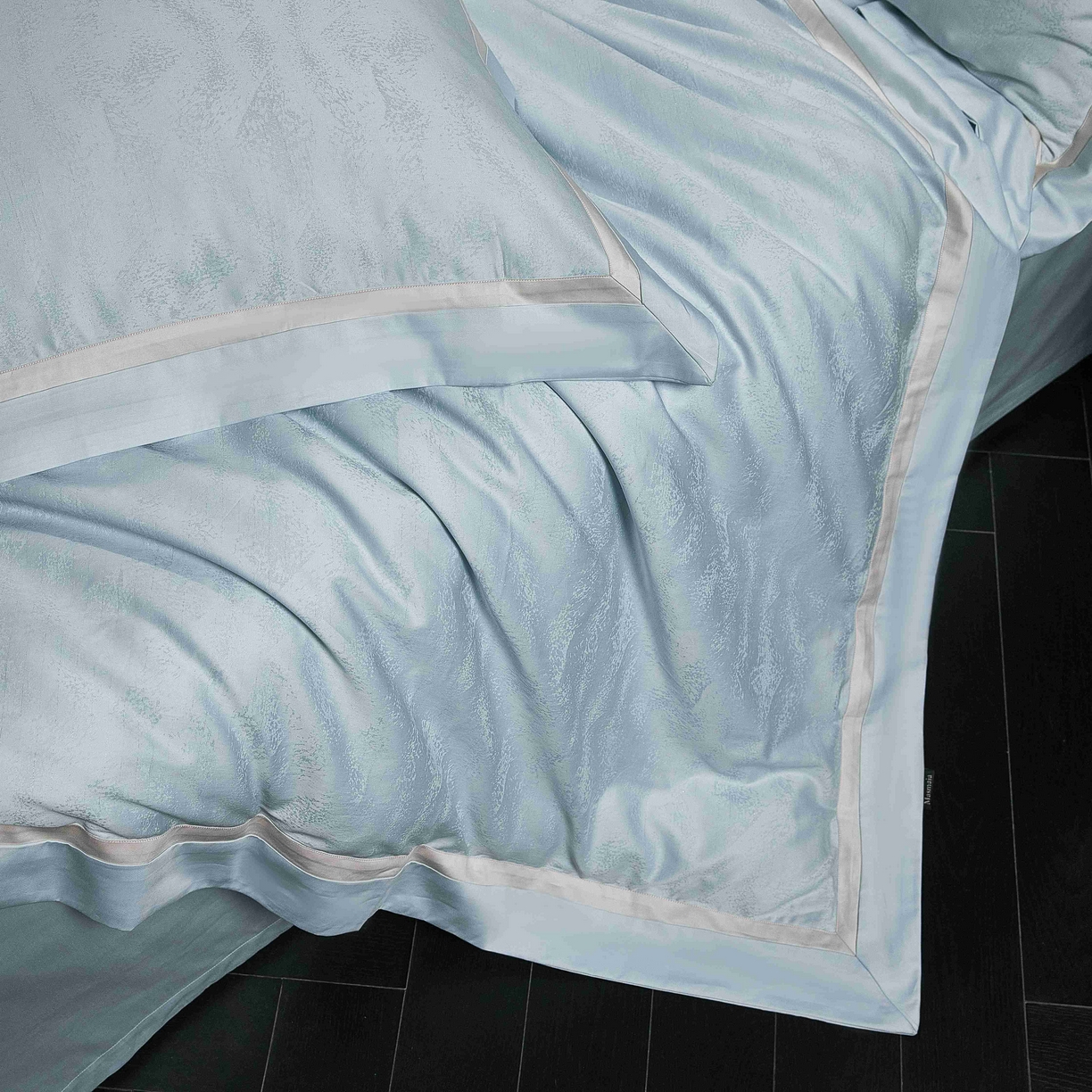 91家纺网 家纺一手货源 找家纺 安莱生活 2025年新品50银丝星晴提花系列四件套 艾吉尔