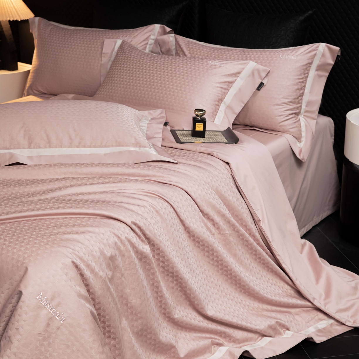 91家纺网 家纺一手货源 找家纺 安莱生活 2025年新品50银丝星晴提花系列四件套 镜莱