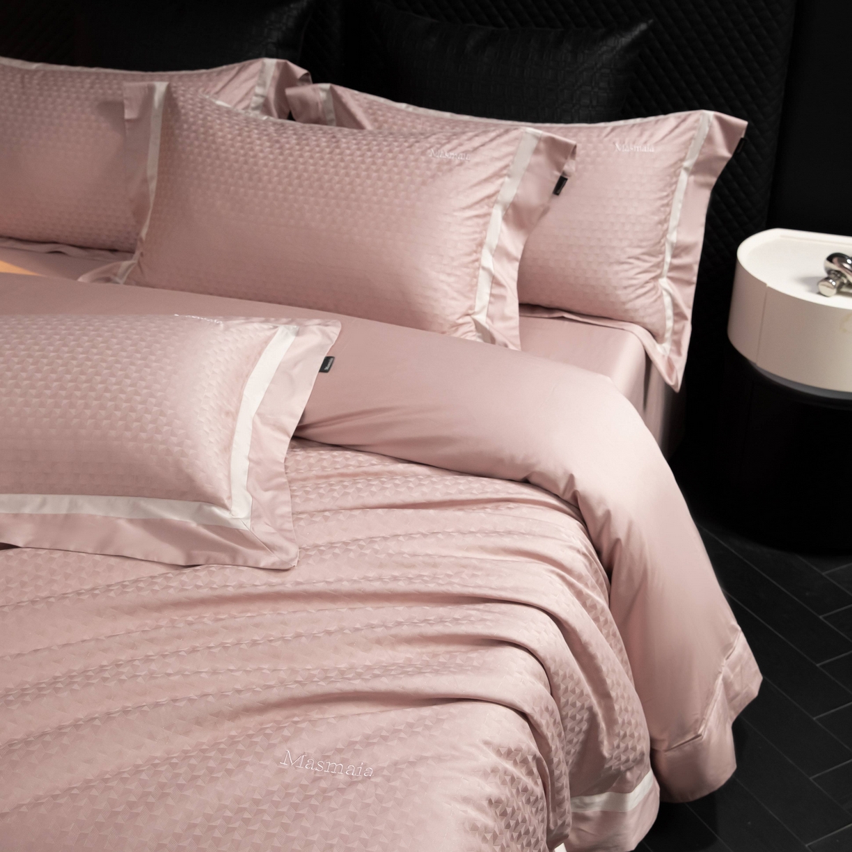 91家纺网 家纺一手货源 找家纺 安莱生活 2025年新品50银丝星晴提花系列四件套 镜莱