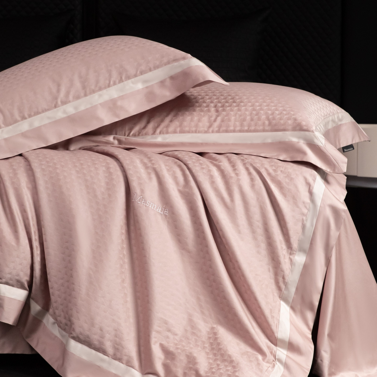 91家纺网 家纺一手货源 找家纺 安莱生活 2025年新品50银丝星晴提花系列四件套 镜莱