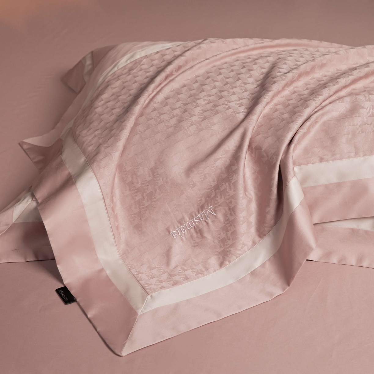 91家纺网 家纺一手货源 找家纺 安莱生活 2025年新品50银丝星晴提花系列四件套 镜莱