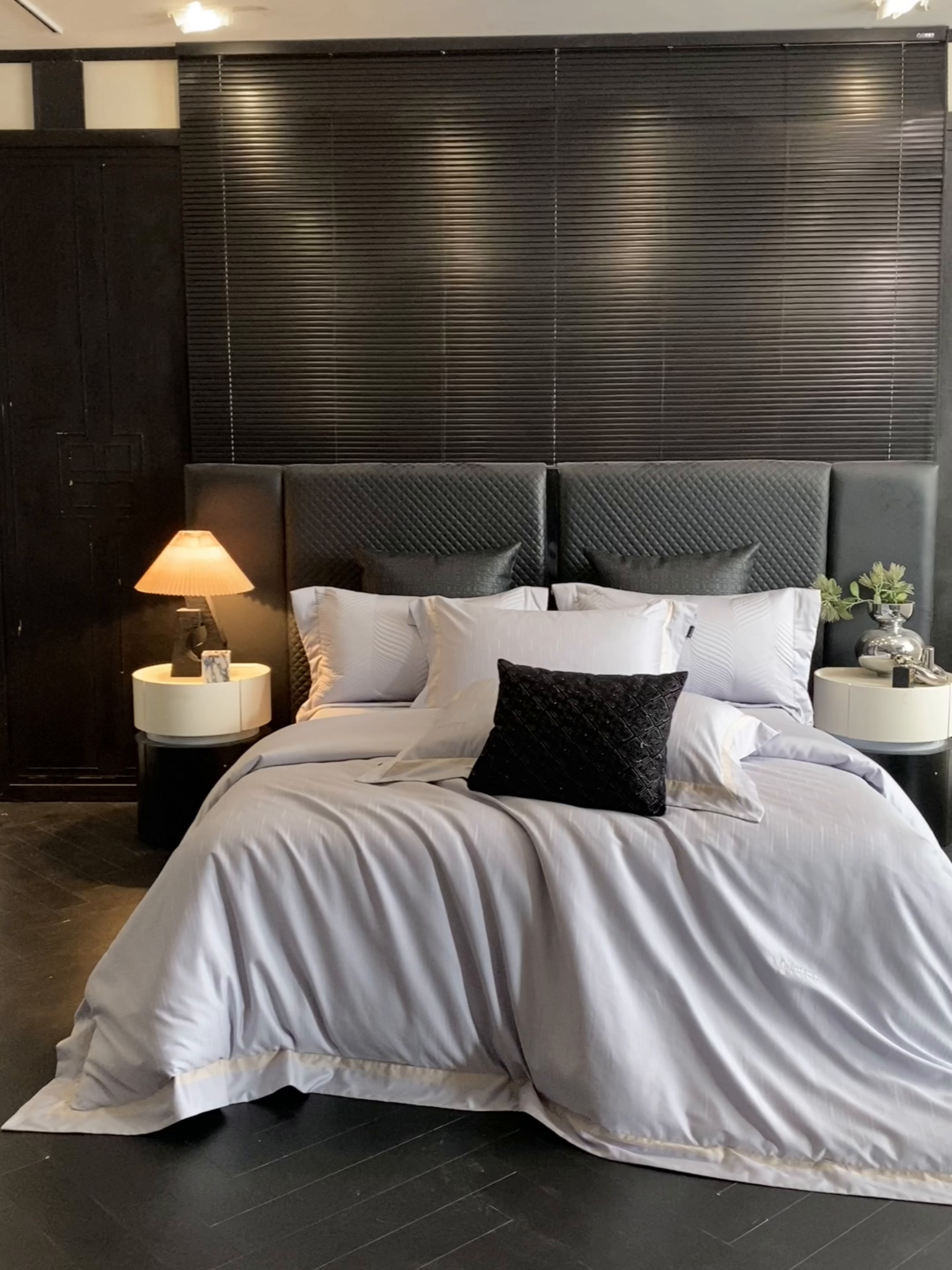 91家纺网 家纺一手货源 找家纺 安莱生活 2025年新品50银丝星晴提花系列四件套 简一