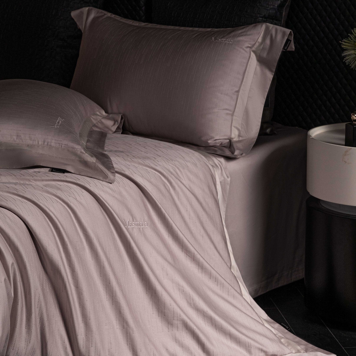 91家纺网 家纺一手货源 找家纺 安莱生活 2025年新品50银丝星晴提花系列四件套 时间煮雨