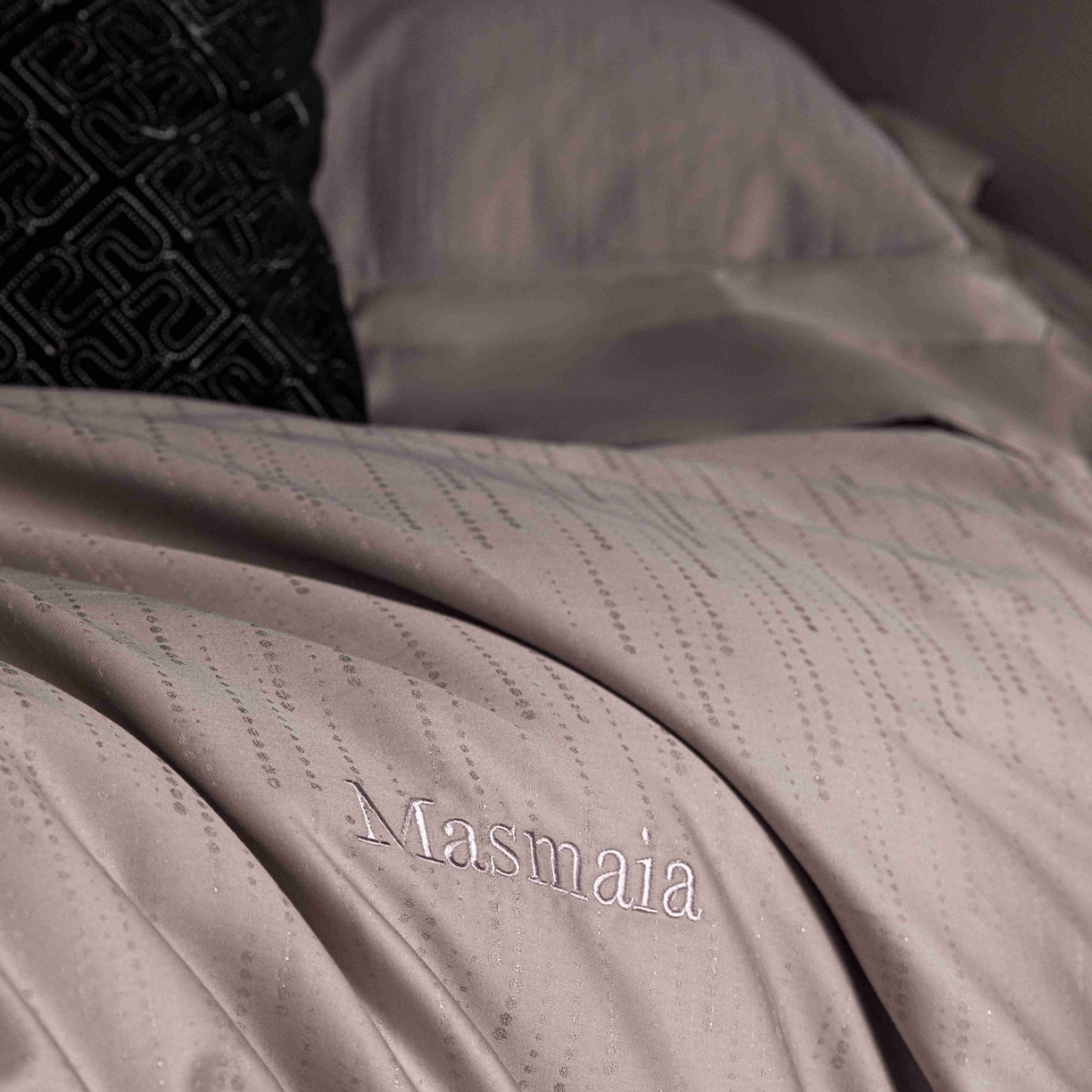 91家纺网 家纺一手货源 找家纺 安莱生活 2025年新品50银丝星晴提花系列四件套 时间煮雨