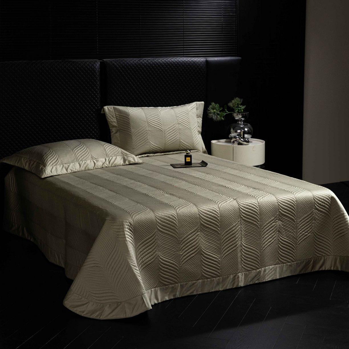 91家纺网 家纺一手货源 找家纺 安莱生活 2025年新品50银丝星晴提花系列四件套 夏凡