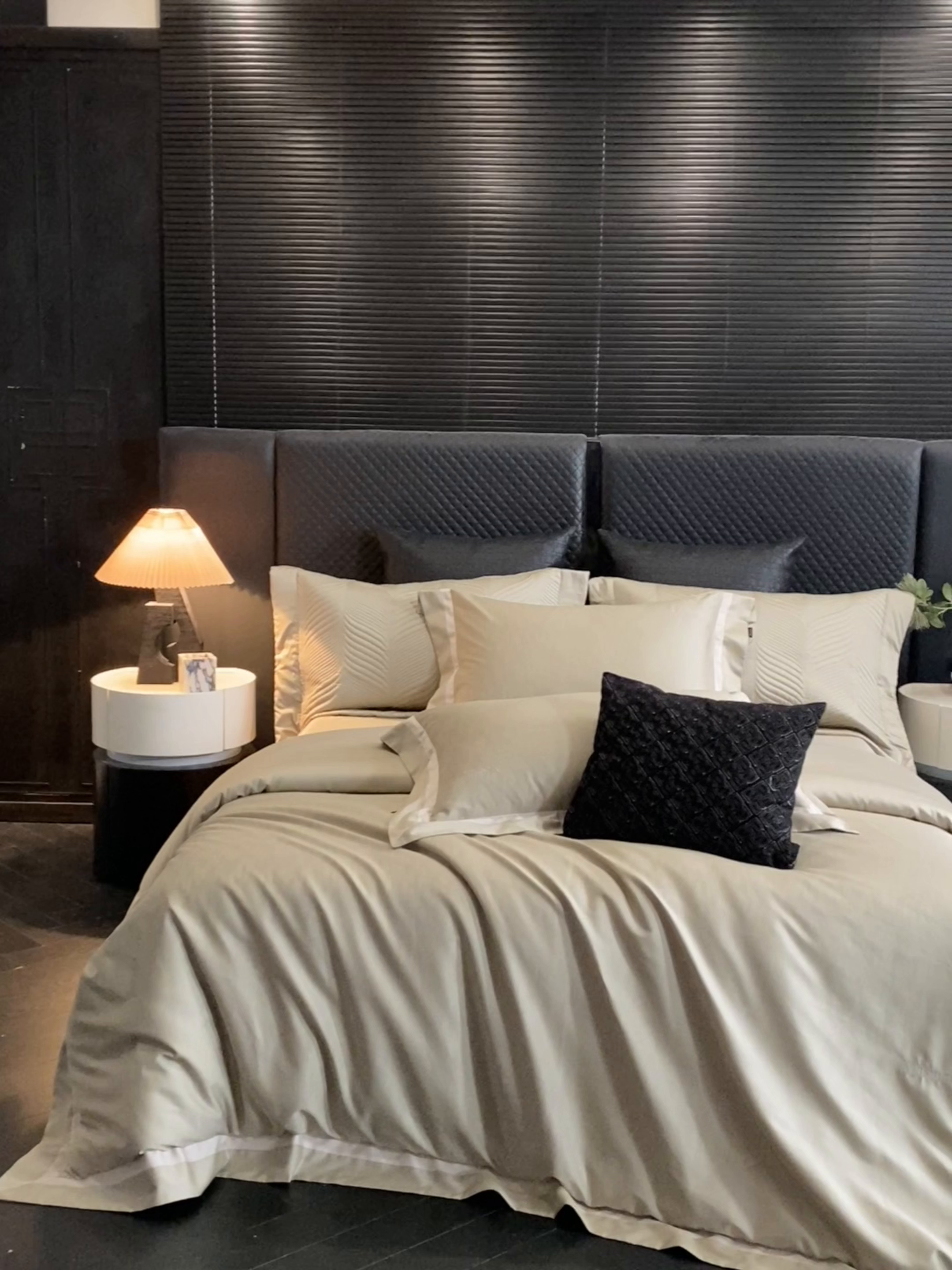 91家纺网 家纺一手货源 找家纺 安莱生活 2025年新品50银丝星晴提花系列四件套 夏凡