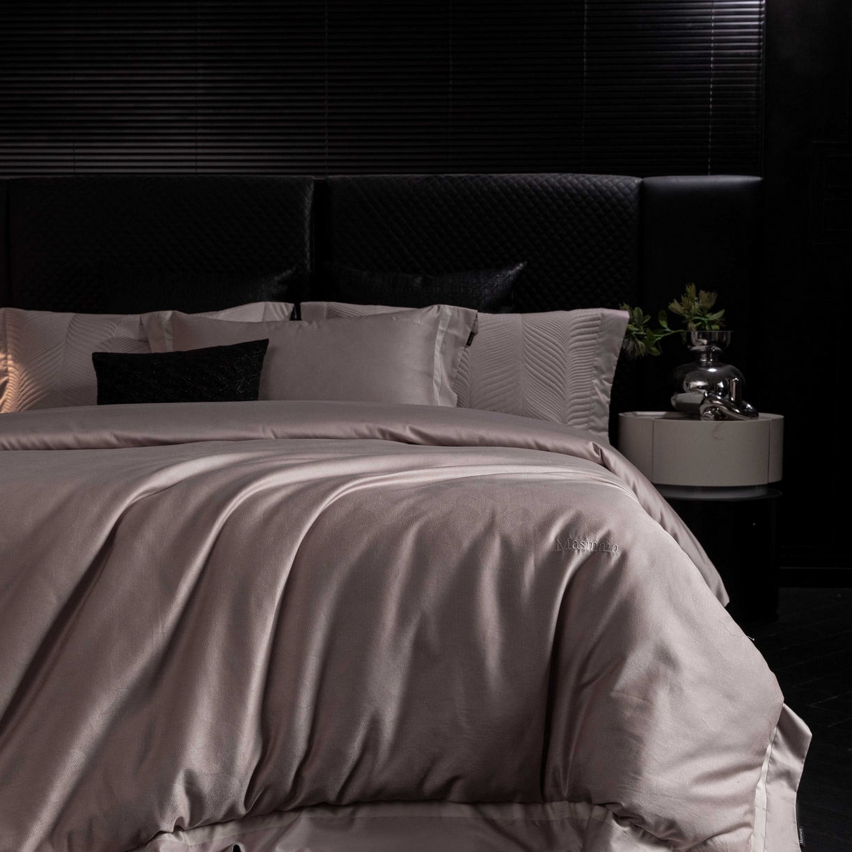 91家纺网 家纺一手货源 找家纺 安莱生活 2025年新品50银丝星晴提花系列四件套 寻觅