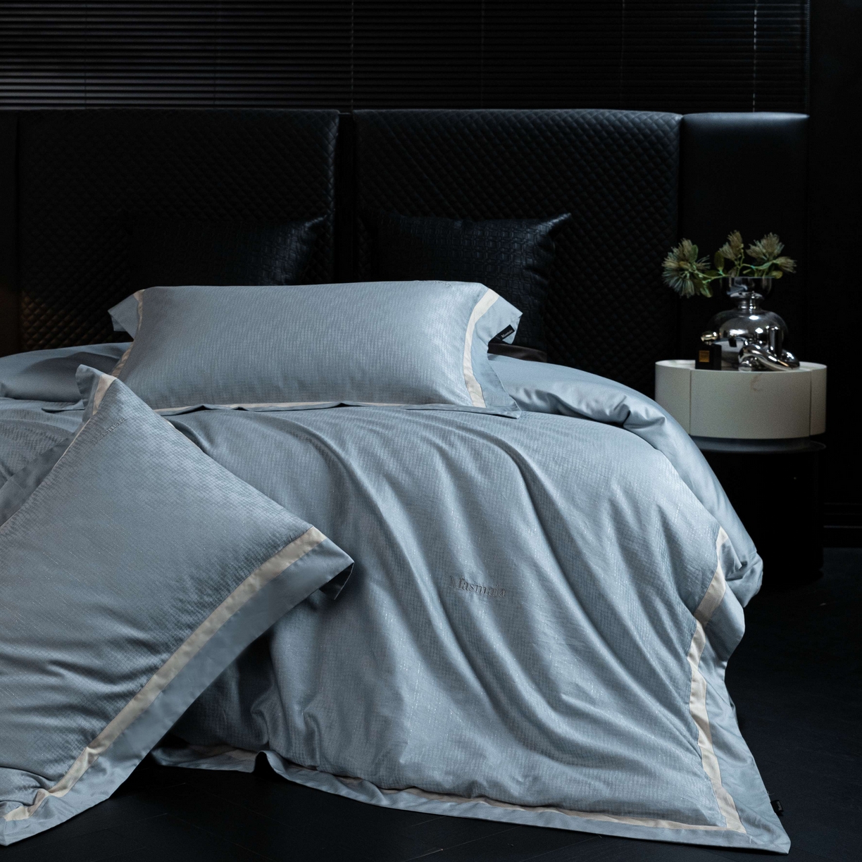 91家纺网 家纺一手货源 找家纺 安莱生活 2025年新品50银丝星晴提花系列四件套 知意