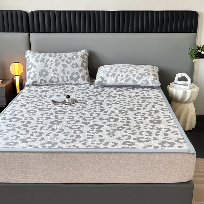 91家纺网 家纺一手货源 找家纺 （总）子曰 2025春夏新款A类中分子430gPE聚乙烯乙纶凉豆豆凉席-床席款