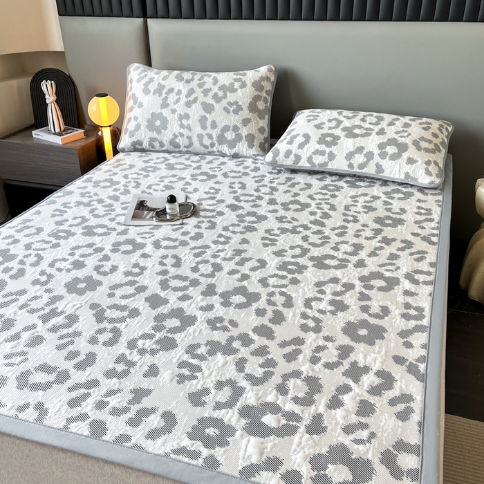 91家纺网 家纺一手货源 找家纺 （总）子曰 2025春夏新款A类中分子430gPE聚乙烯乙纶凉豆豆凉席-床席款