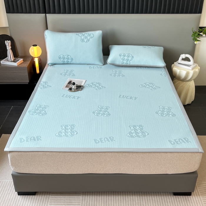 91家纺网 家纺一手货源 找家纺 子曰 2025春夏新款A类中分子430gPE聚乙烯乙纶凉豆豆凉席-床席款 快乐熊-蓝