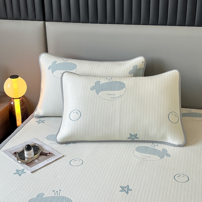 91家纺网 家纺一手货源 找家纺 子曰 2025春夏新款A类中分子430gPE聚乙烯乙纶凉豆豆凉席-床席款 小鲸鱼