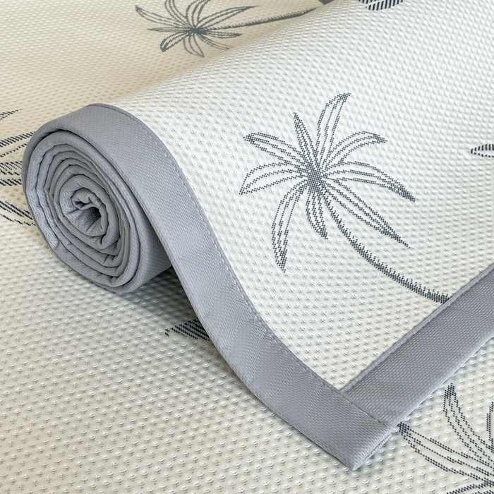 91家纺网 家纺一手货源 找家纺 子曰 2025春夏新款A类中分子430gPE聚乙烯乙纶凉豆豆凉席-床席款 椰子树